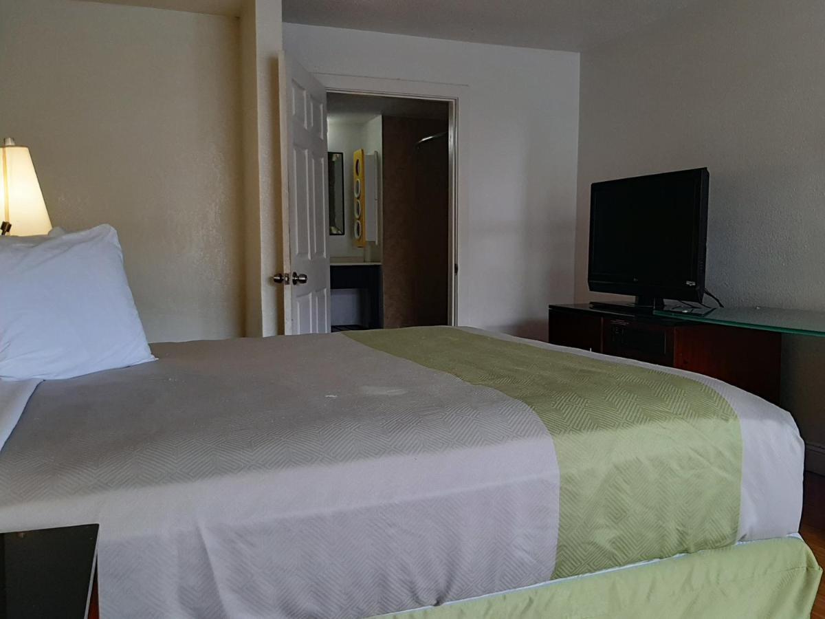 Econo Lodge Airport Near Billy Graham Parkway Σάρλοτ Εξωτερικό φωτογραφία