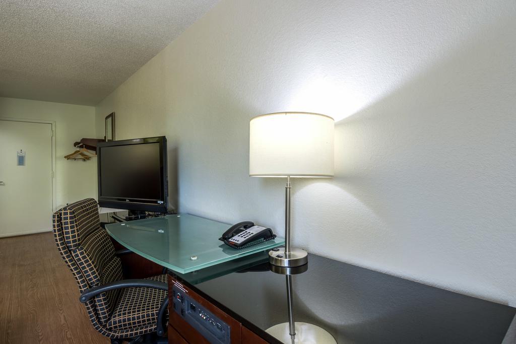Econo Lodge Airport Near Billy Graham Parkway Σάρλοτ Εξωτερικό φωτογραφία